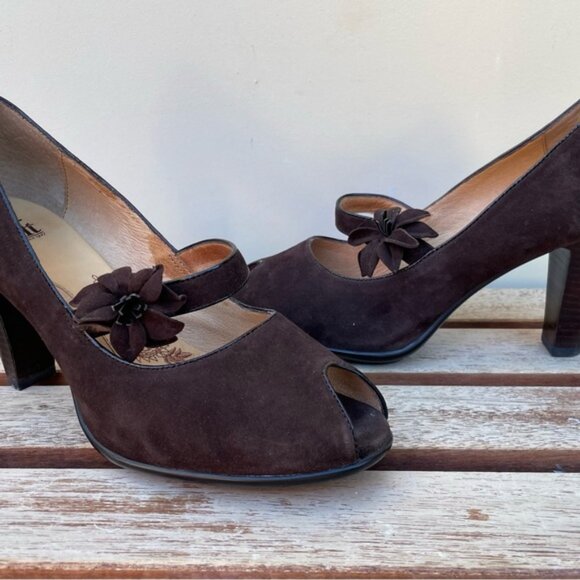 Sofft Women's Retro Geva Brown Suede Peep Toe Mary Jane Pumps Size 9W - Picture 3 of 13